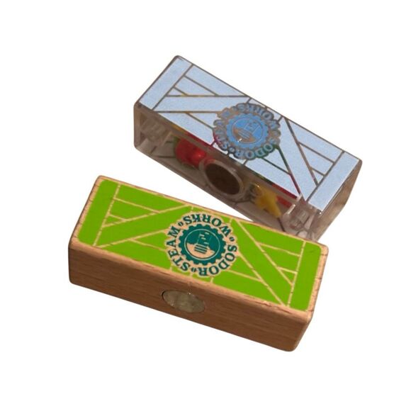 Thomas The Train Lot Of 2 Sodor Steam Works Cargo Magnetic Blocks - Picture 1 of 6